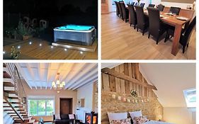 Le pavillon de l'herboriste 14p jacuzzi jardin